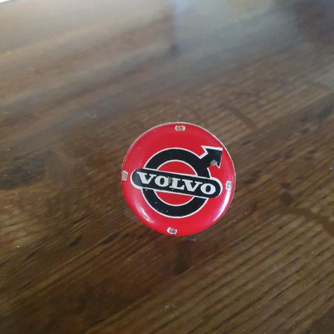 VOLVO pins