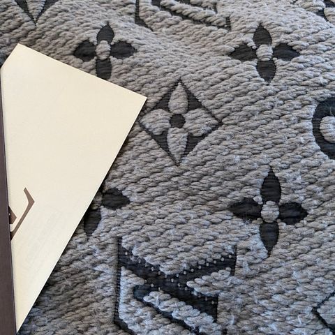 Louis Vuitton logomania skjerf