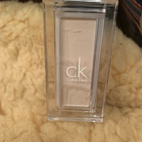 Ny CALVIN KLEIN Øyeskygge Tempting glance 2,6 gr selges