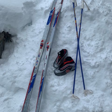 Atomic T5 classic ski og staver