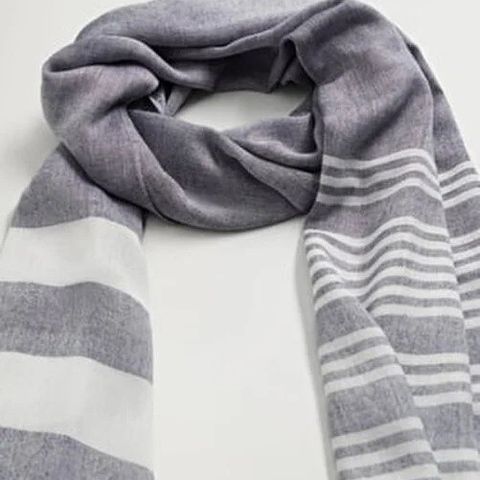 New MANGO Man striped scarf