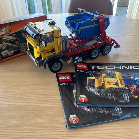 Lego Technic 42024 og 8293