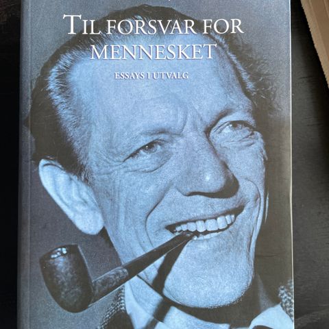 Aasmund Brynhildsen «Til forsvar for mennesket. Essays i utvalg»