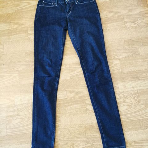 Levis skinny jeans