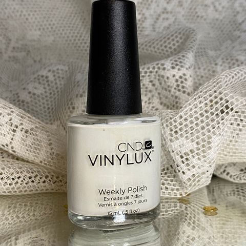 CND Vinylux Weekly Polish - Cream Puff #108