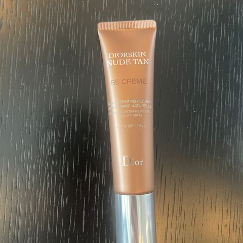 Diorskin Nude Tan 001 til salgs (tilsvarende en 030)