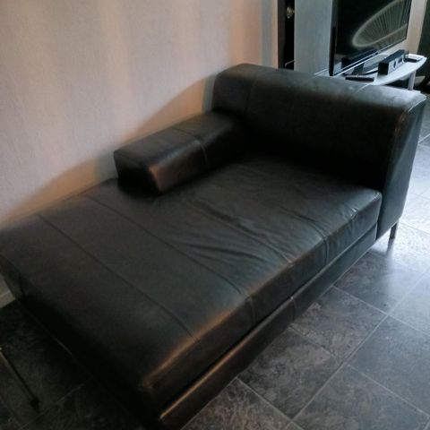 Svart sofa