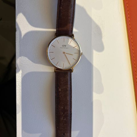 Daniel Wellington klokke - meget pent brukt