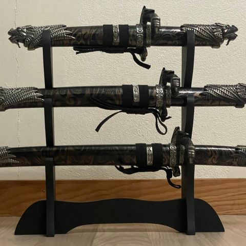 Pynte kniver/brevåpner med stativ/Mini Samurai Dragon Katana 3 pieces