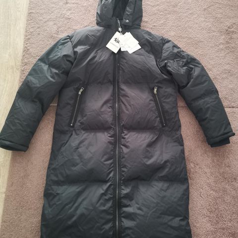 Vanucci Ladie's oversized down jacket size 38