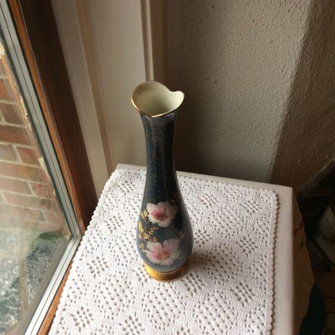 Nydelig vintage vase fra Royal Bavaria KM porselen - meget velholdt