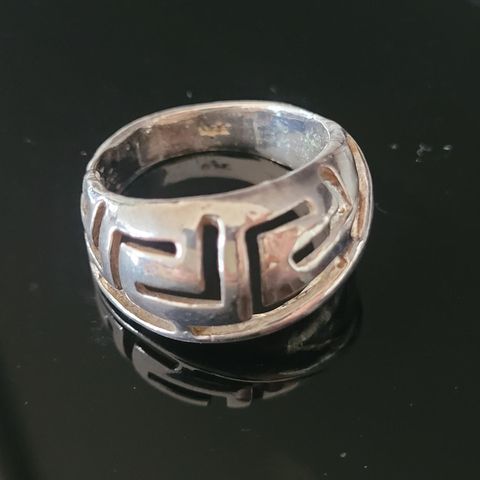 Sølvring, ring i sølv, med gresk motiv, 16 mm