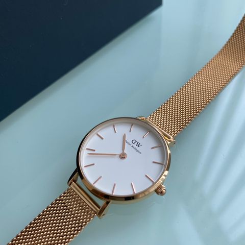 rosegull daniel wellington med originialboks