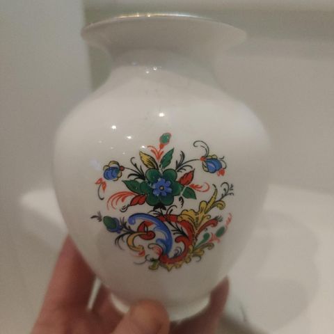 Stavangerflint vase