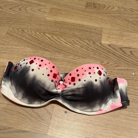 vs bikinitopp, 32b