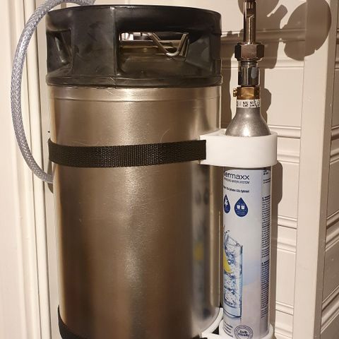 Sodastream flaske holder