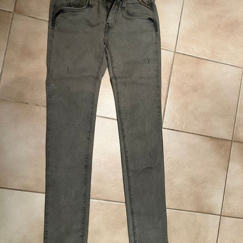 Replay jeans str 27 /32 kr 200,-