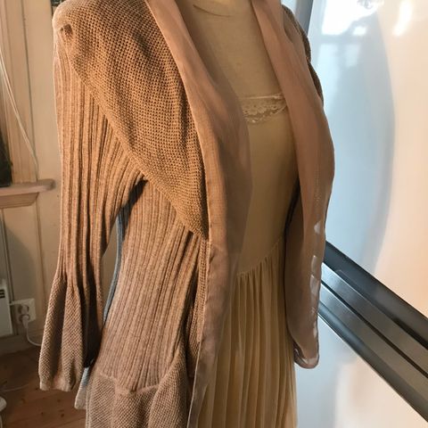 «MULDVARP FARGET CARDIGAN M/BLONDER», str. 38/40