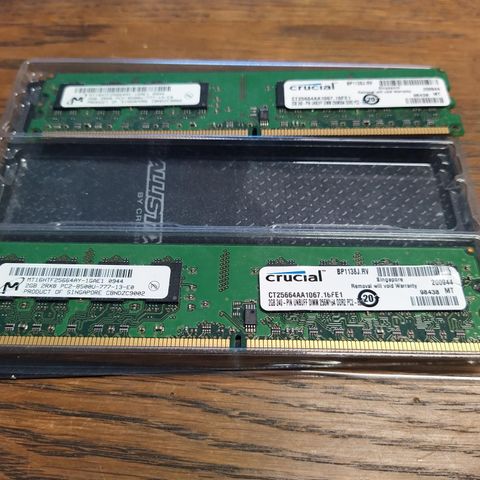 4GB (2x2GB) ram pc2. fra crucial-ny