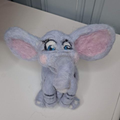 Pynt - Nålefilt - Elefant baby dumbo - skjønn gave!