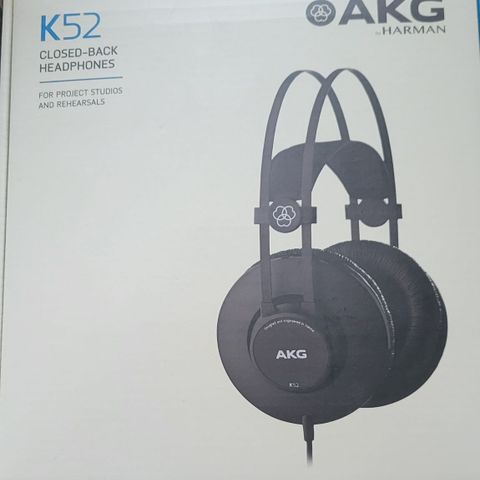 AKG  K52 Headphone