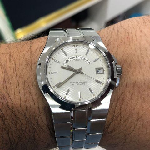 Vacheron Constantin Overseas

Automatic 42040 /37mm