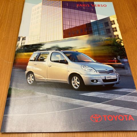 BILBROSJYRE - TOYOTA YARIS VERSO - 2002