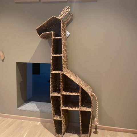 Bokhylle - Giraffe fra Bloomingville