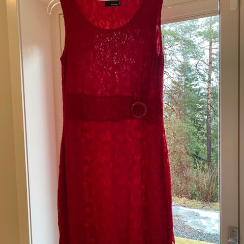 Rød kjole fra PM