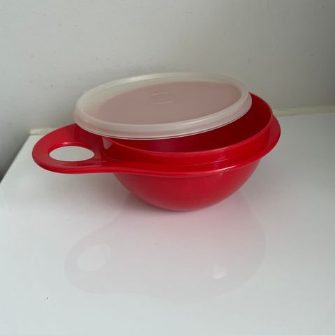 Liten tupperware bakebolle