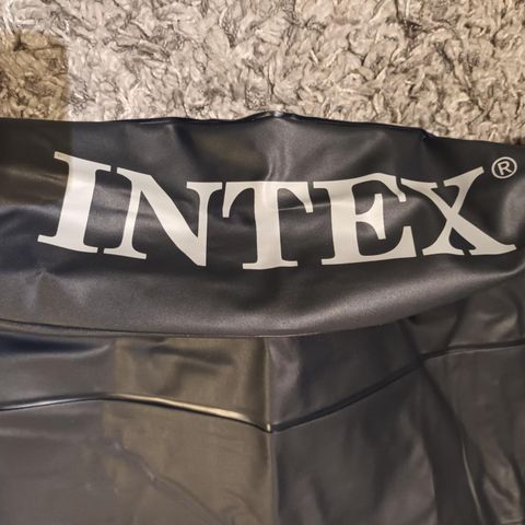 God kvalitet luftmadrass fra INTEX selges for rimelig pris!