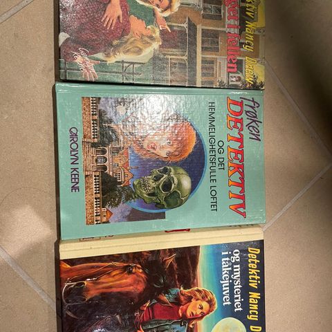 Frøken detektiv - Nancy Drew (tre bøker)