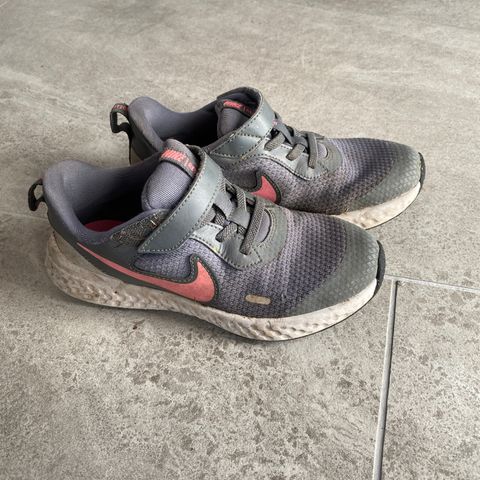 Nike joggesko str 33