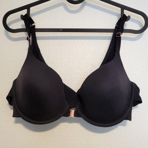 Front closure bra 80C maybe?