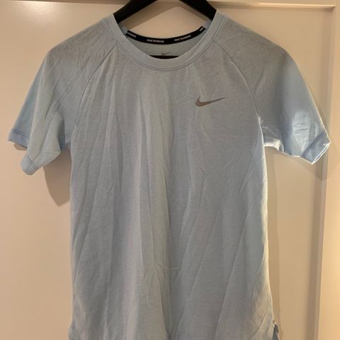 Nike treningstopp - XS - dame