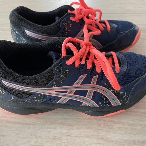 Asics flare 7 - hallsko str.35.5