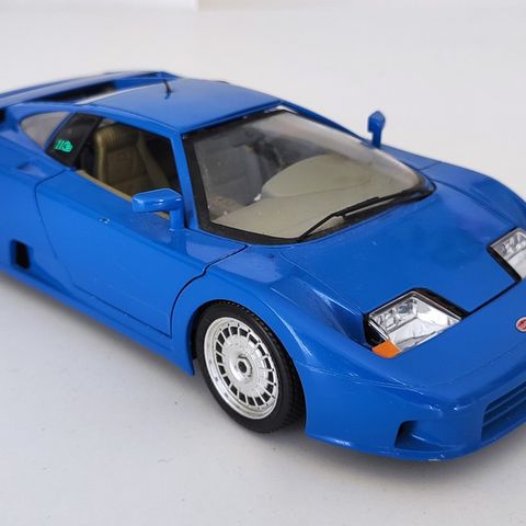 Modellbil bburago 1:18 Bugatti EB110