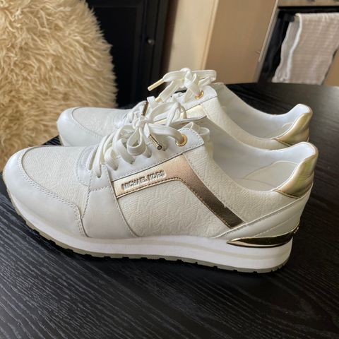 Micael Kors sneakers str 40