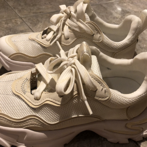 Steve Madden Manerva Sneaker Off- white størrelse 37