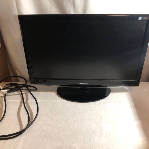 Samsung Wide Screen PC skjerm 23 LCD Syncmaster 2333SW