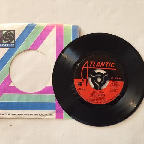 BETTE MIDLER / BOOGIE WOOGIE BUGLE BOY - 7" VINYL SINGLE