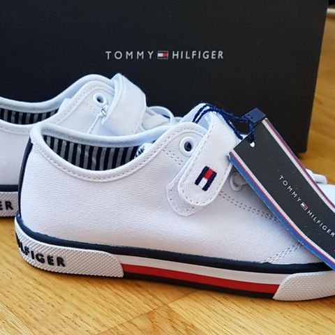 Tommy Hilfiger 30