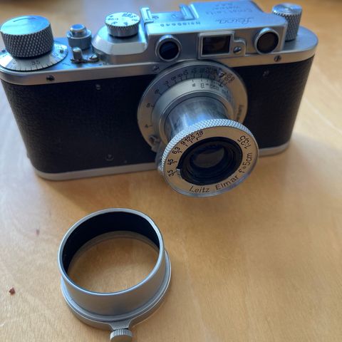 1936 Leica II med Elmar f=5cm, original motlys-blender og veske