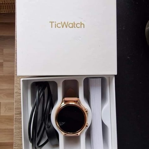 TicWatch C2+ klokke, som ny