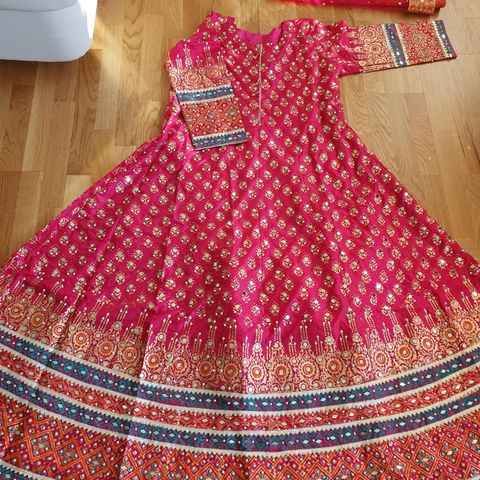 Pakistanske/Indiske maxi kjole