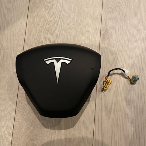 Tesla model Y 3 airbag