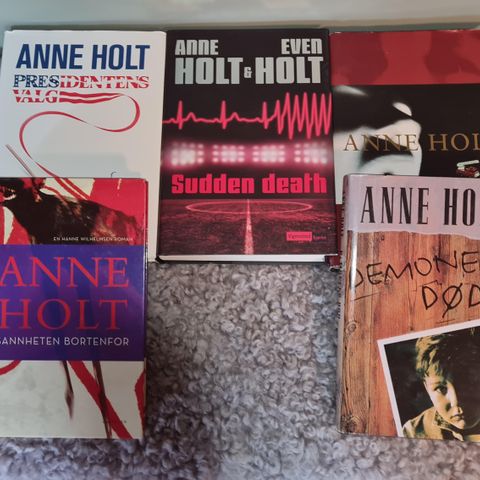 5 innbundne bøker av Anne Holt