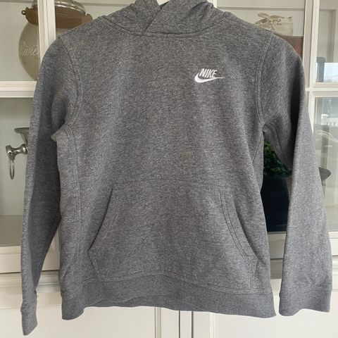 Lite brukt hettegenser fra Nike str M/137-147