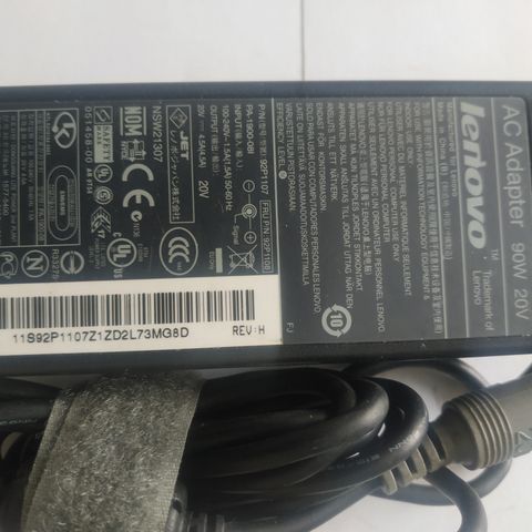 Original IBM / Lenovo Thinkpad lader