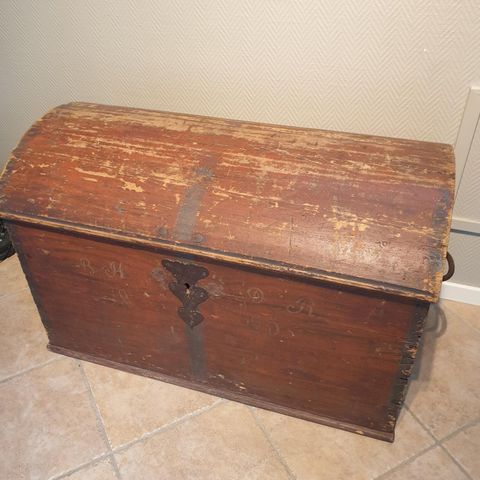 200 år gammel kiste